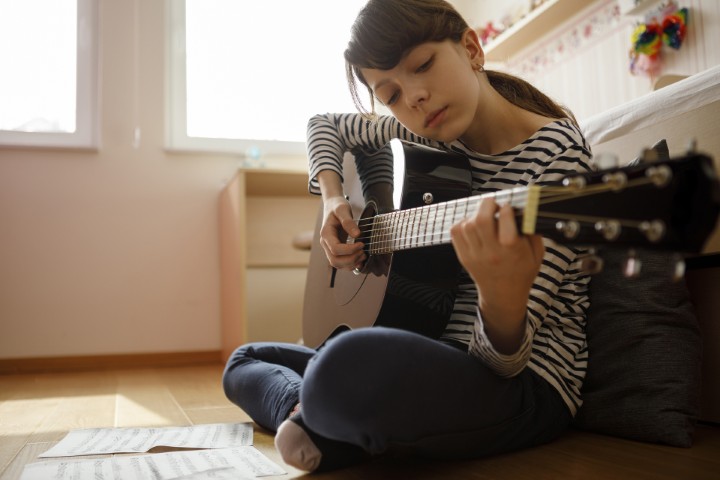 Gitarre spielen